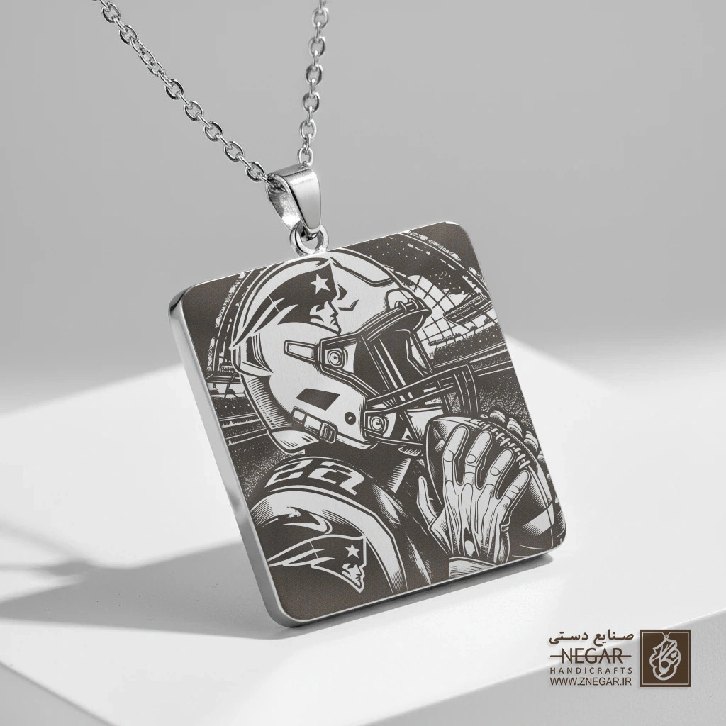 گردنبند طرح گرافیک پتریوتز (حکاکی لیزری فایبر، مدل قاب مربع) کد 502430