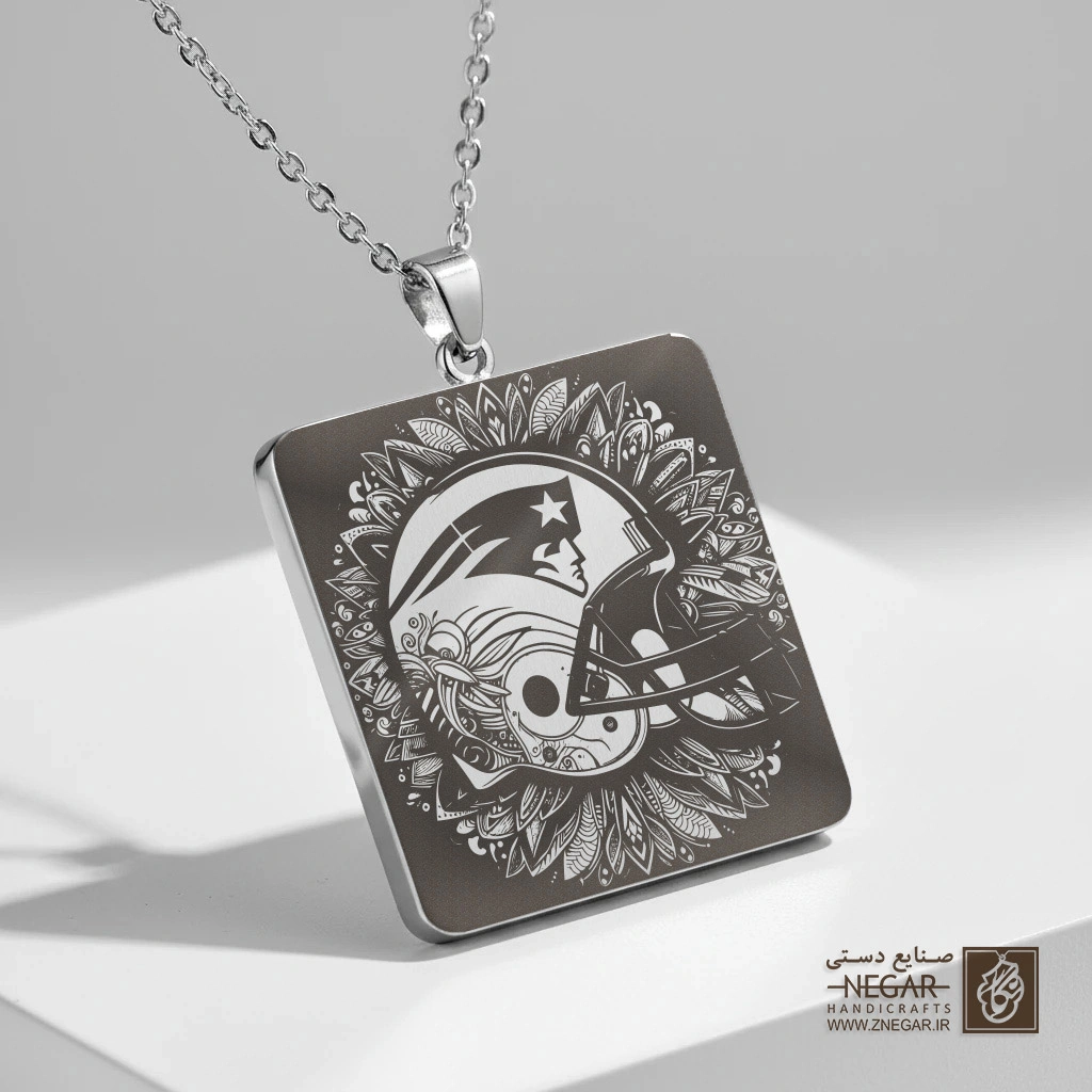گردنبند طرح پتریوتز خاص (حکاکی لیزری فایبر، مدل قاب مربع) کد 502432