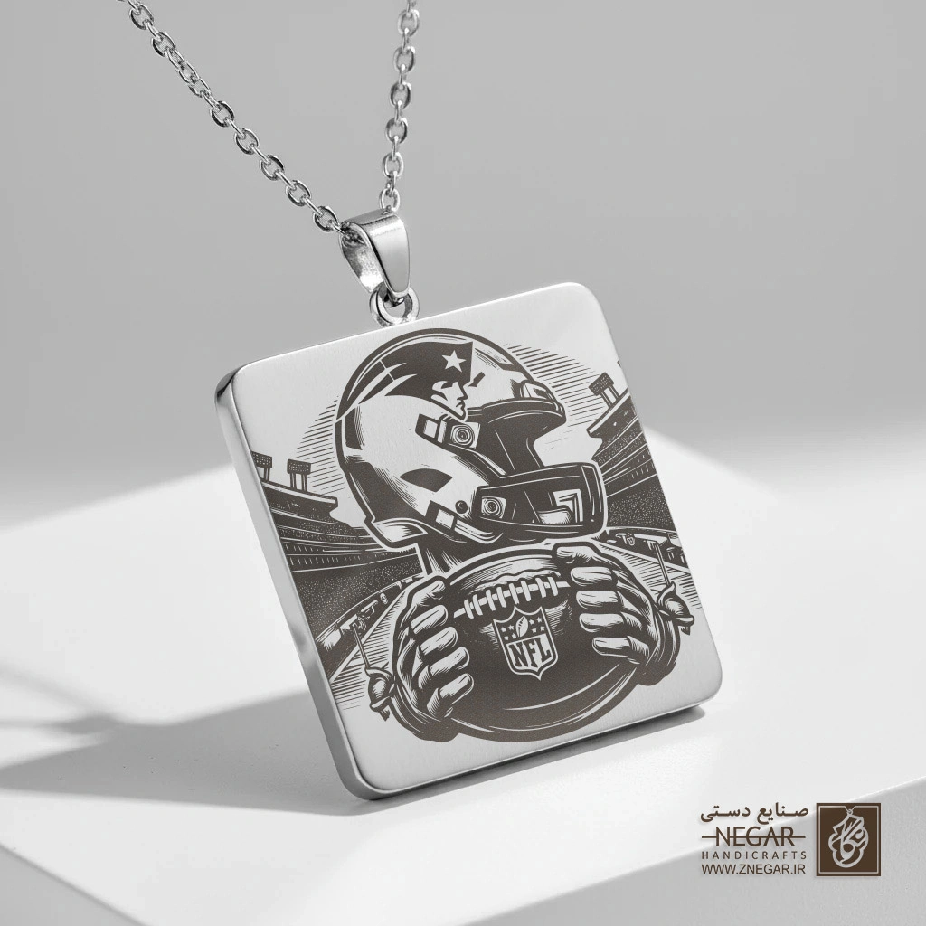 گردنبند طرح کلاه سنتز (حکاکی لیزری فایبر، مدل قاب مربع) کد 502434