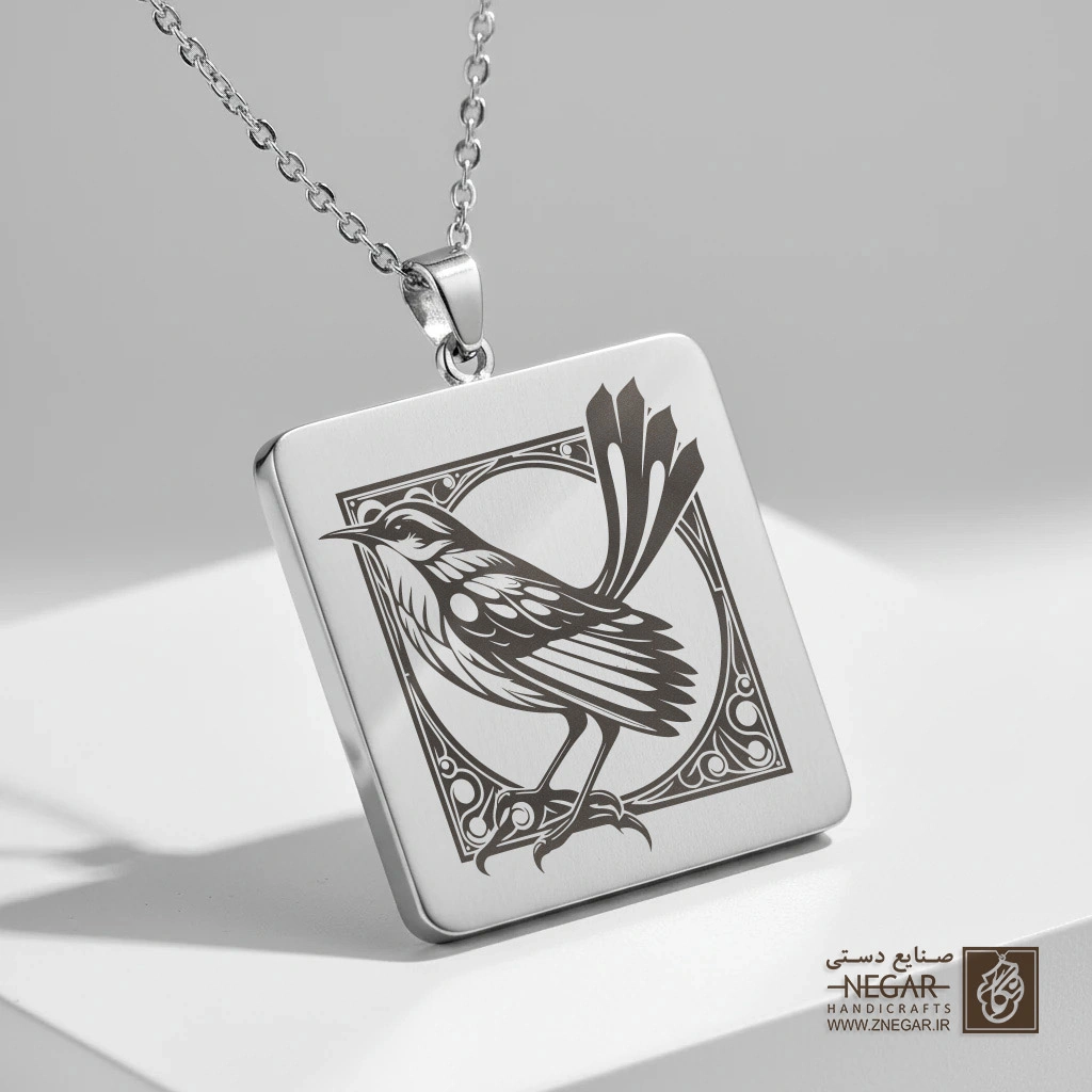 گردنبند طرح ماکینگ بیلد شمالی (حکاکی لیزری فایبر، مدل قاب مربع) کد 502468