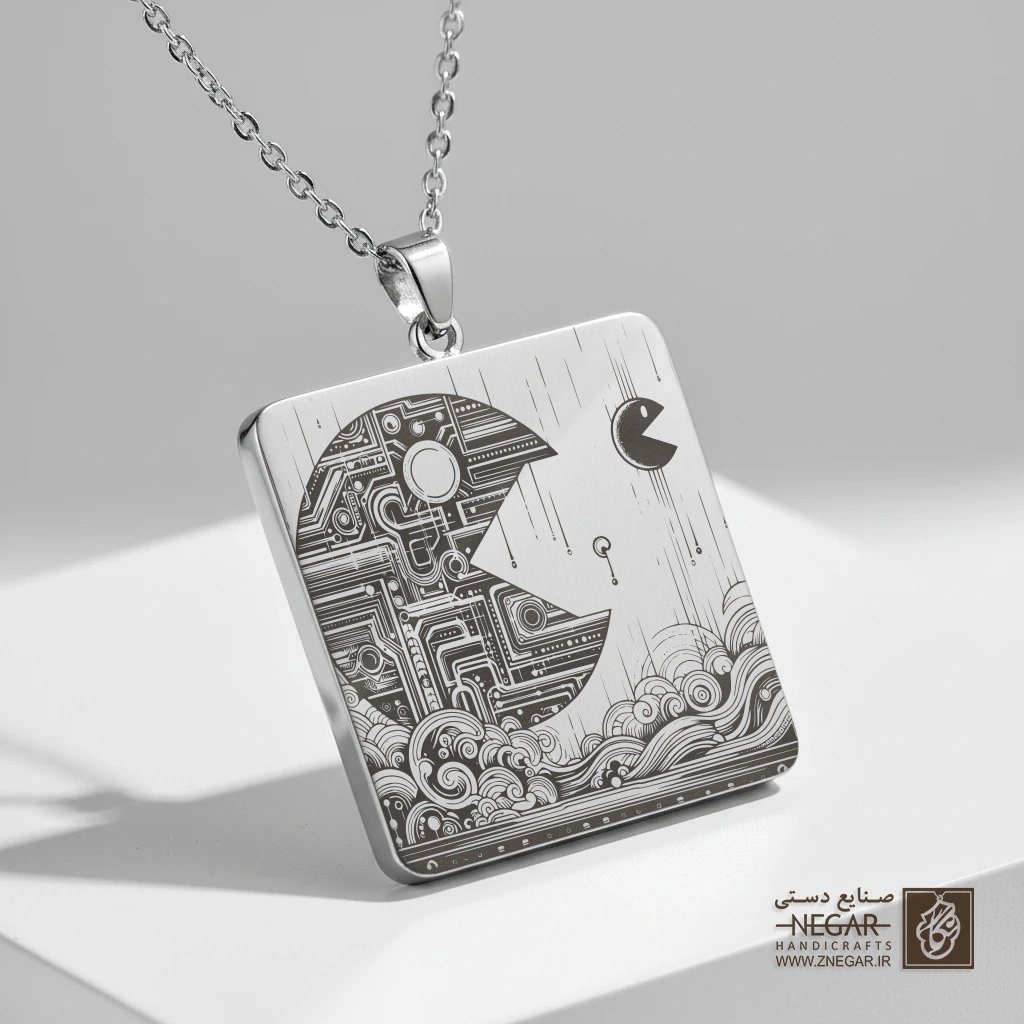 گردنبند طرح پک‌من فانتزی (حکاکی لیزری فایبر، مدل قاب مربع) کد 502528