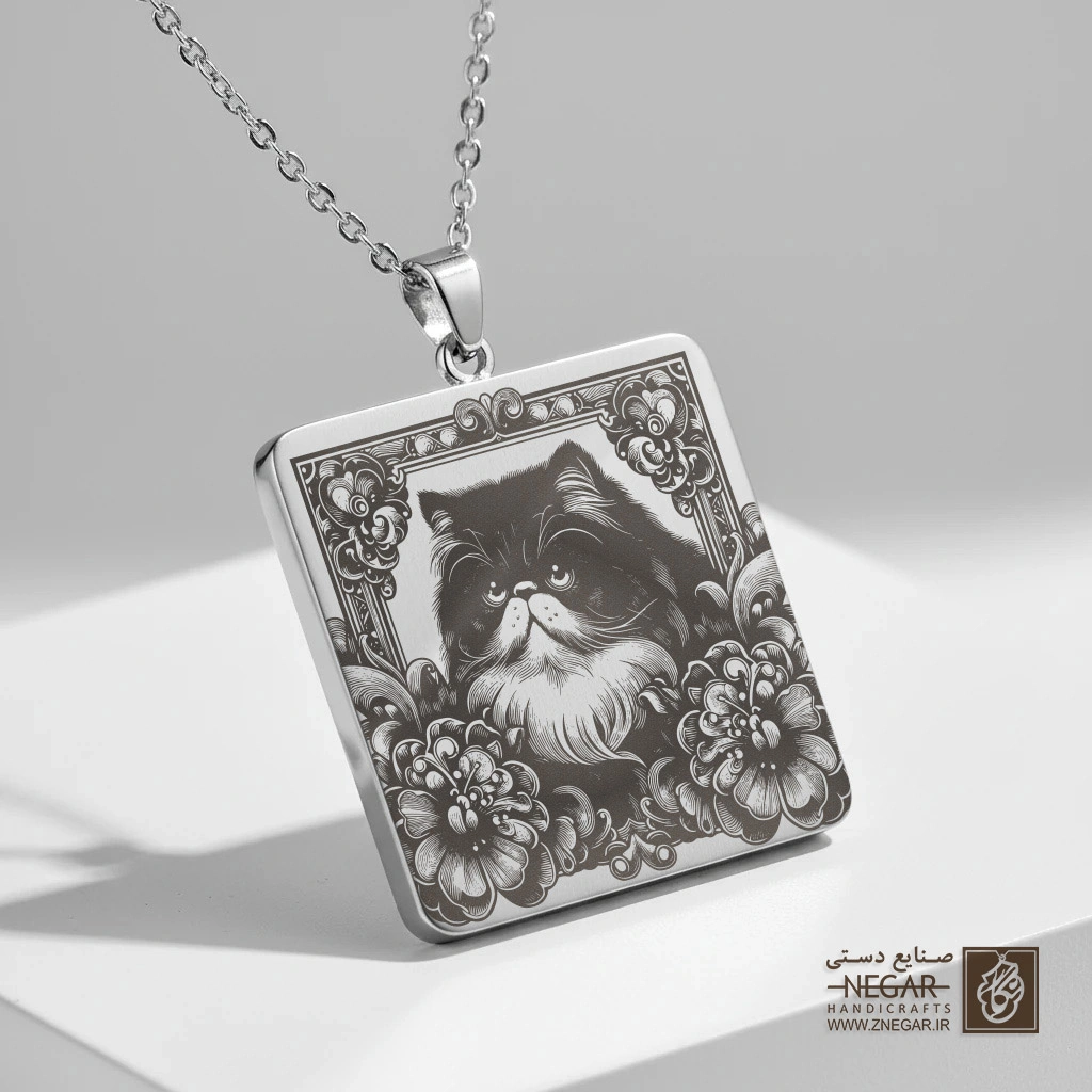 گردنبند طرح گربه پرشین - قاب گل‌دار (حکاکی لیزری فایبر، مدل قاب مربع) کد 502599