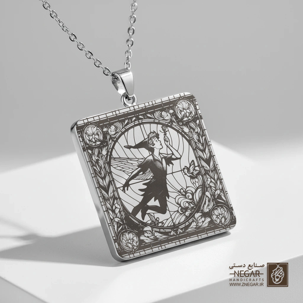 گردنبند طرح پیتر پن - پرواز در قاب (حکاکی لیزری فایبر، مدل قاب مربع) کد 502608