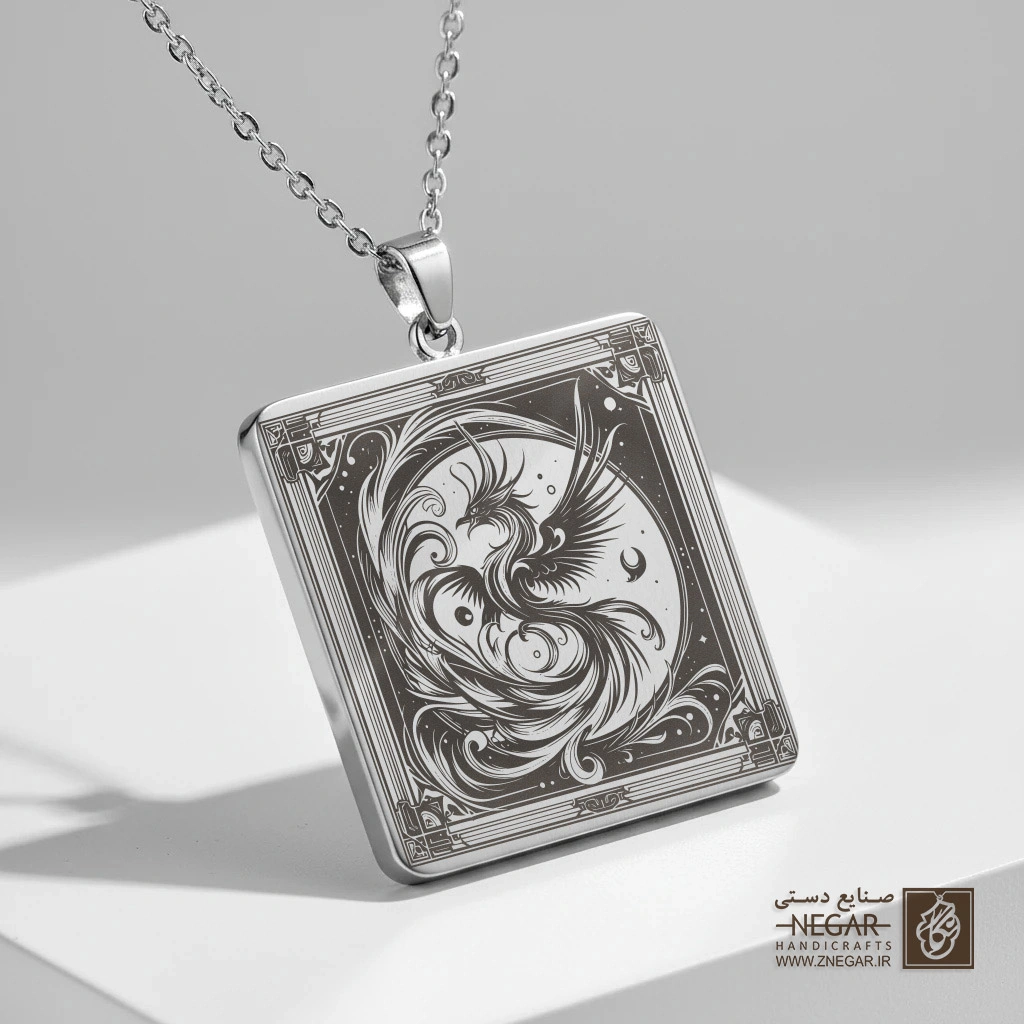 گردنبند طرح ققنوس آتشین (حکاکی لیزری فایبر، مدل قاب مربع) کد 502621