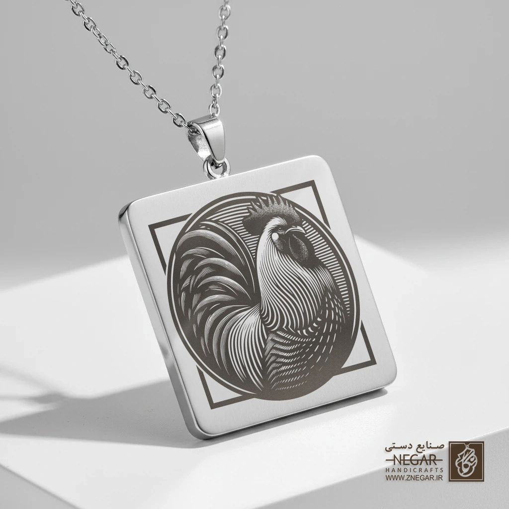 گردنبند طرح خروس پلیموت راک (حکاکی لیزری فایبر، مدل قاب مربع) کد 502672