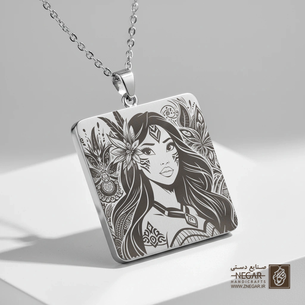 گردنبند طرح پرتره پوکاهانتس (حکاکی لیزری فایبر، مدل قاب مربع) کد 502677