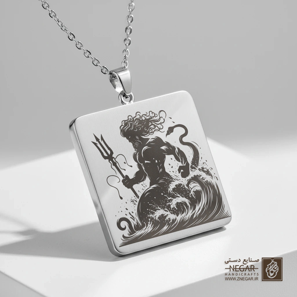 گردنبند طرح پوزئیدون - نمای تاریک و حماسی (حکاکی لیزری فایبر، مدل قاب مربع) کد 502723