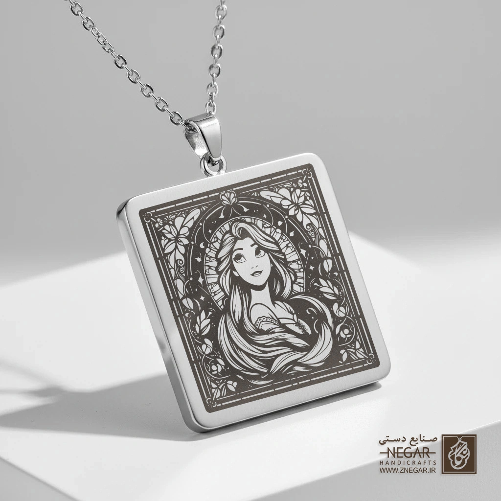 گردنبند طرح پرتره راپونزل (حکاکی لیزری فایبر، مدل قاب مربع) کد 502781