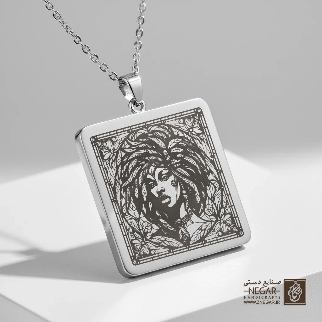 گردنبند طرح زن راستا - قاب گل (حکاکی لیزری فایبر، مدل قاب مربع) کد 502814