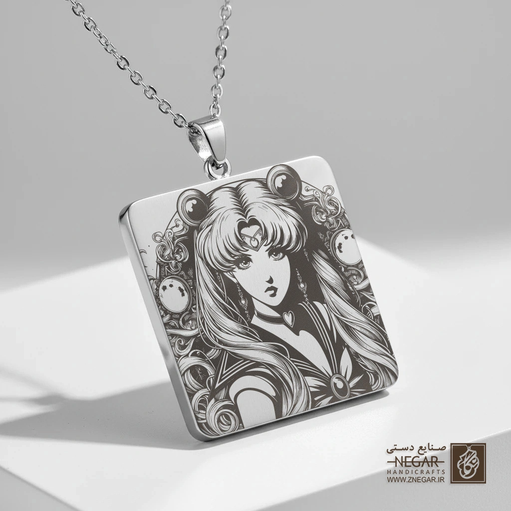 گردنبند طرح سیلور مون - پرتره نزدیک (حکاکی لیزری فایبر، مدل قاب مربع) کد 502906