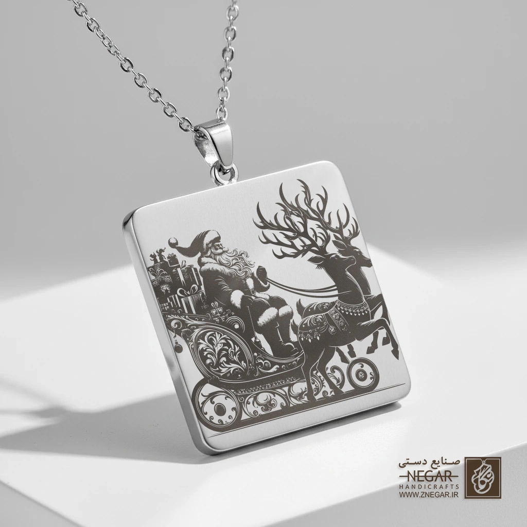 گردنبند طرح سورتمه بابا نوئل (حکاکی لیزری فایبر، مدل قاب مربع) کد 502931