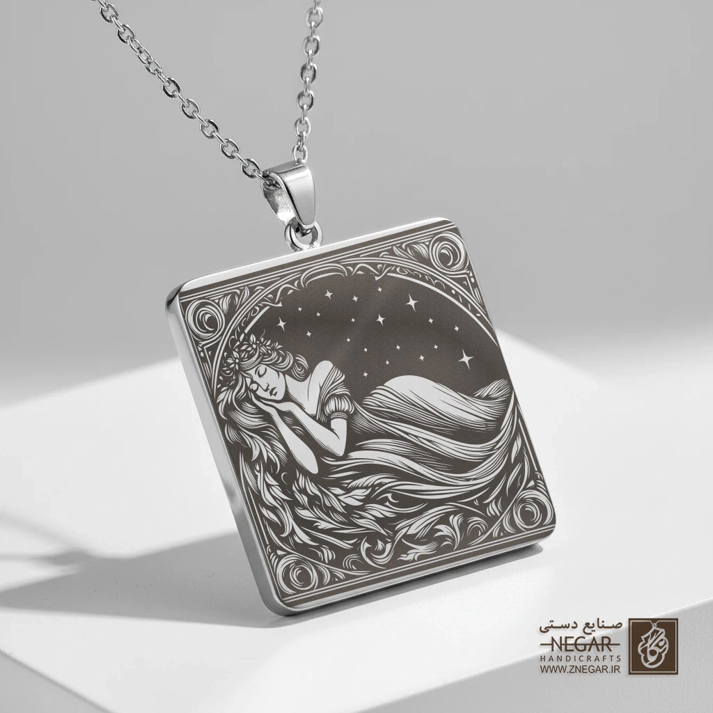 گردنبند طرح پرتره زن خفته و آسمان شب (حکاکی لیزری فایبر، مدل قاب مربع) کد 503103