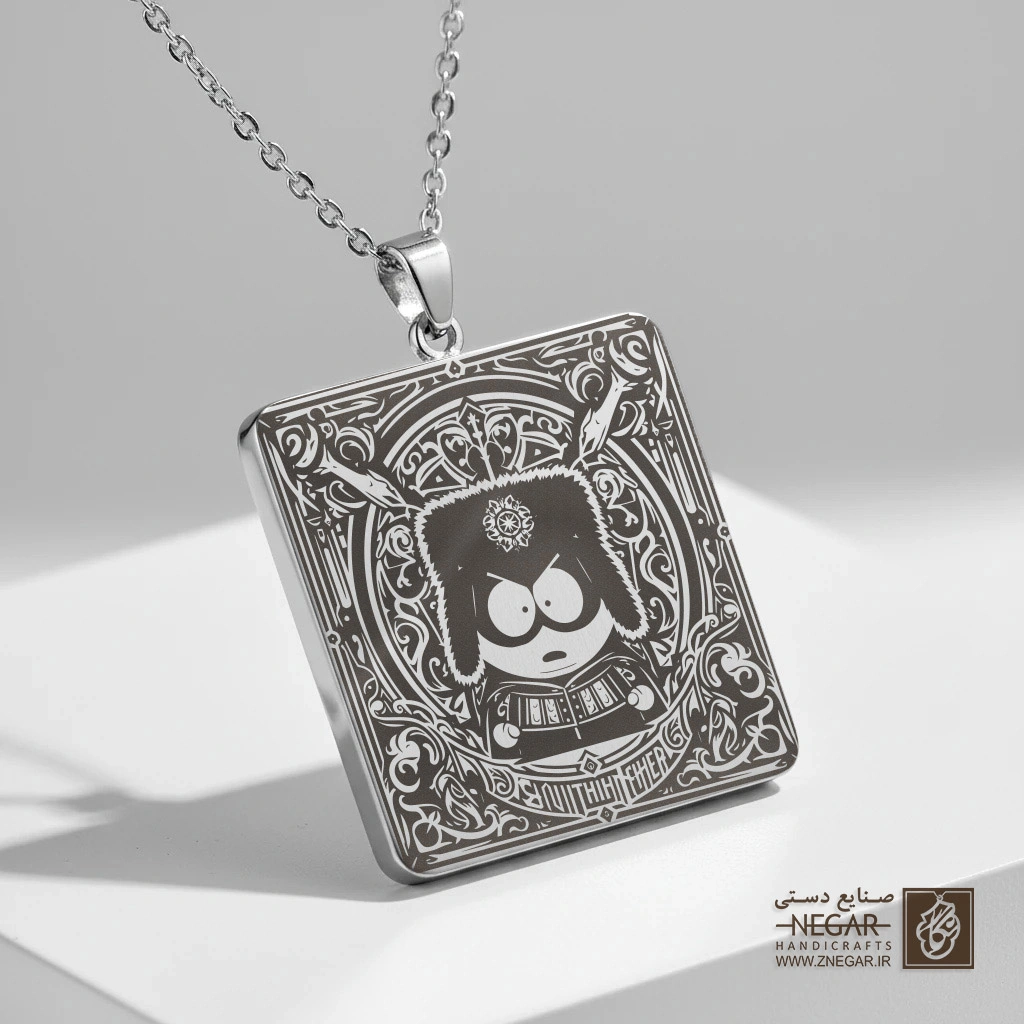 گردنبند طرح ساوت پارک (South Park) کایل (حکاکی لیزری فایبر، مدل قاب مربع) کد 503192