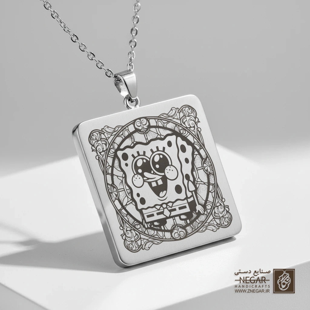 گردنبند طرح باب اسفنجی مینی‌مال مربعی (حکاکی لیزری فایبر، مدل قاب مربع) کد 503237