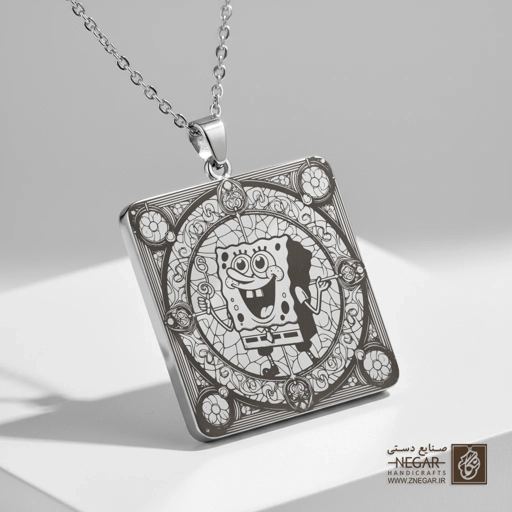 گردنبند طرح باب اسفنجی خندان در کادر گل (حکاکی لیزری فایبر، مدل قاب مربع) کد 503273