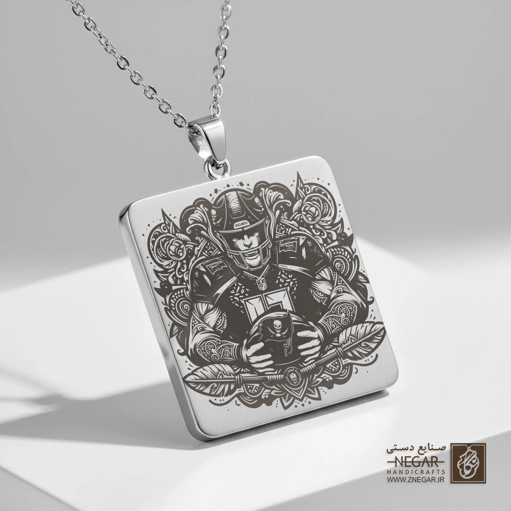 گردنبند طرح باکنیرز با تزیینات گل و اسلیمی (حکاکی لیزری فایبر، مدل قاب مربع) کد 503487