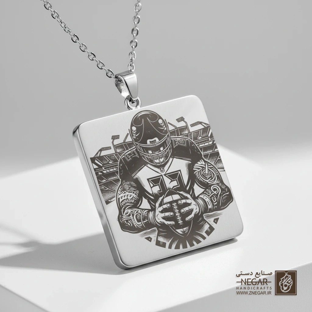 گردنبند طرح بازیکن عضلانی باکنیرز (نمای قدرت) (حکاکی لیزری فایبر، مدل قاب مربع) کد 503497