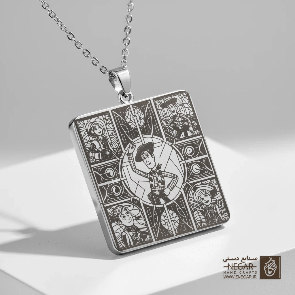 گردنبند طرح وودی (Woody) در قاب کلاسیک (حکاکی لیزری فایبر، مدل قاب مربع) کد 503623