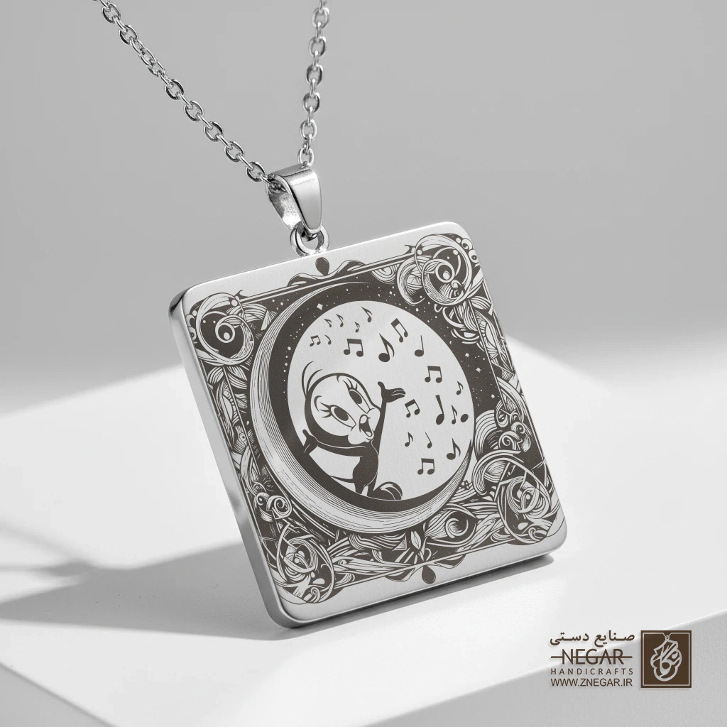 گردنبند طرح توئیتی و هلال ماه (حکاکی لیزری فایبر، مدل قاب مربع) کد 503719