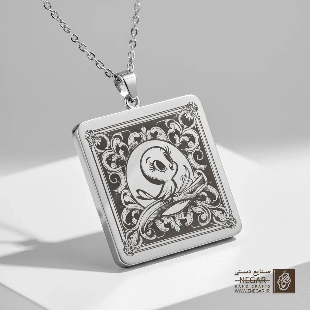 گردنبند طرح کلاسیک توئیتی در قاب مربعی (حکاکی لیزری فایبر، مدل قاب مربع) کد 503724