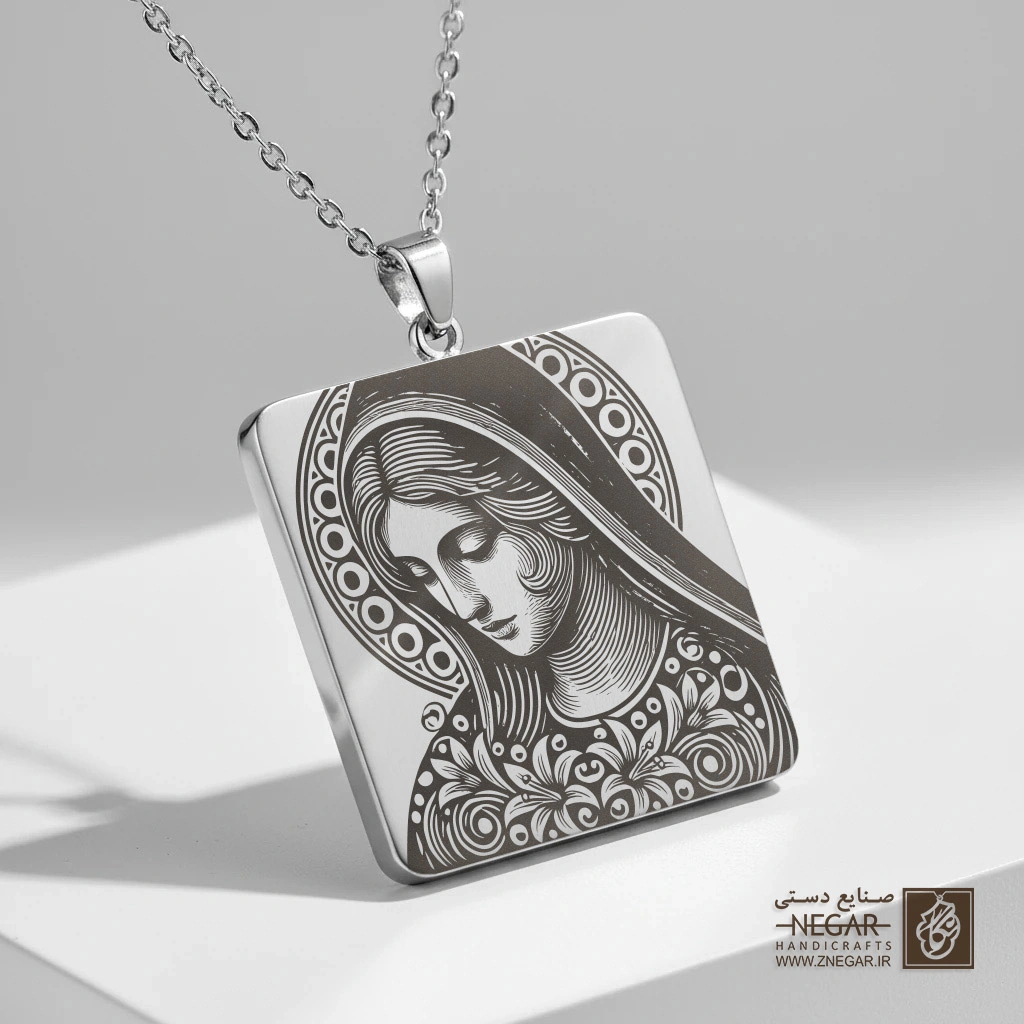 گردنبند طرح مریم مقدس کلاسیک (حکاکی لیزری فایبر، مدل قاب مربع) کد 503778