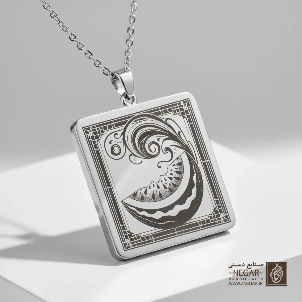 گردنبند طرح فانتزی قاچ هندوانه اسلیمی (حکاکی لیزری فایبر، مدل قاب مربع) کد 503796