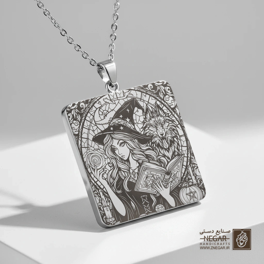 گردنبند طرح جادوگر و گرگ در قاب هنری (حکاکی لیزری فایبر، مدل قاب مربع) کد 503881