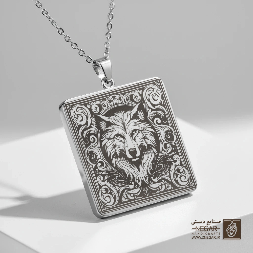 گردنبند طرح چهره گرگ مقتدر (حکاکی لیزری فایبر، مدل قاب مربع) کد 503882