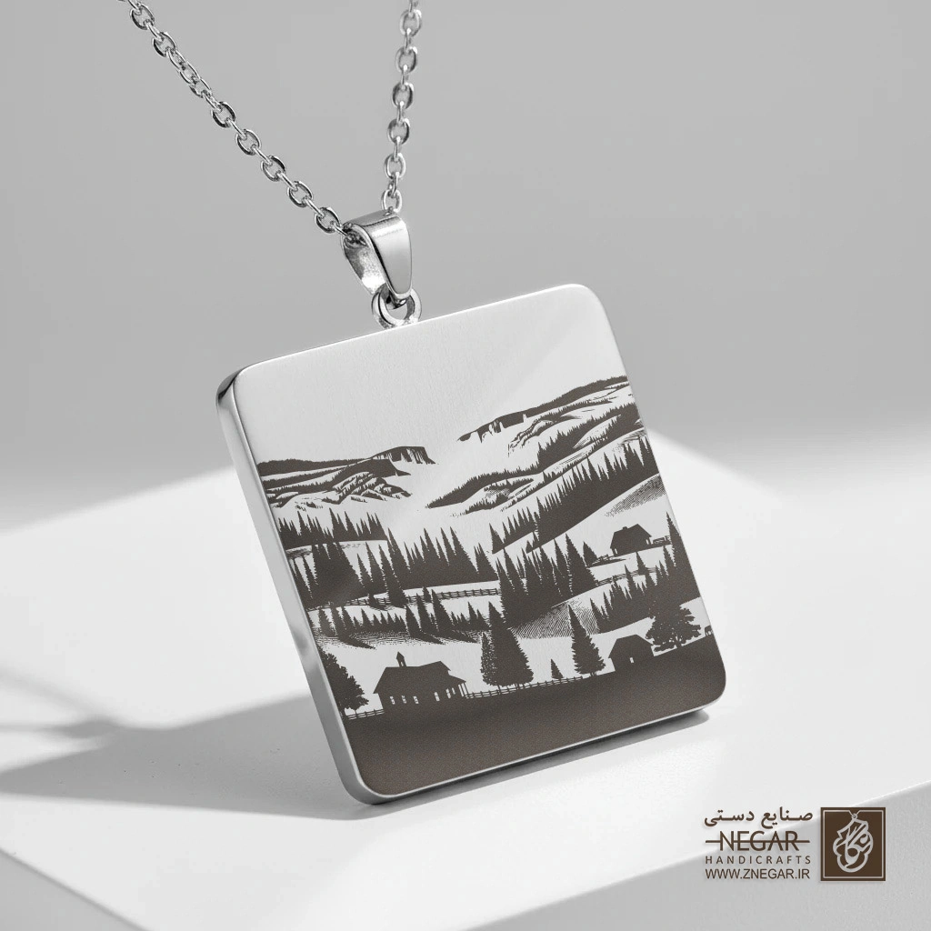 گردنبند طرح دهکده کوهستانی یلوستون (حکاکی لیزری فایبر، مدل قاب مربع) کد 503938