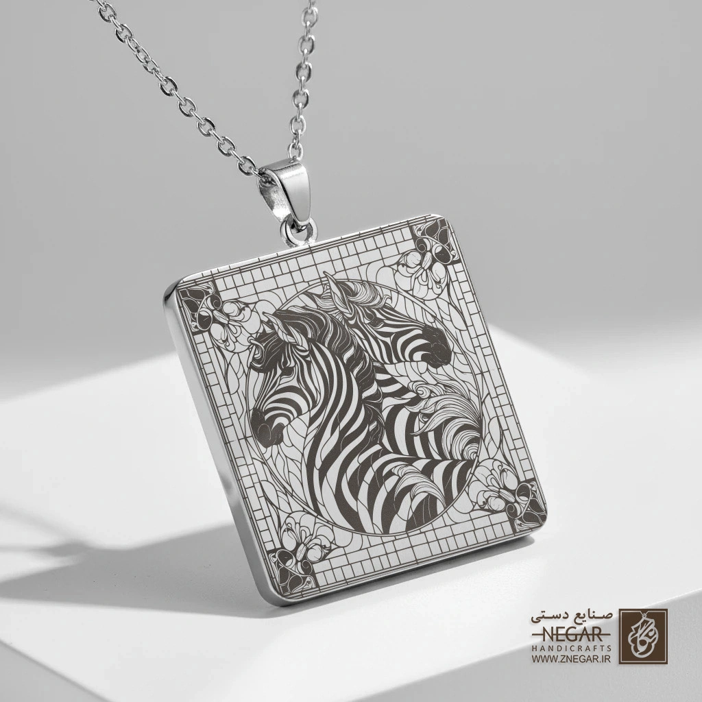 گردنبند طرح گورخر قاب دوتایی (حکاکی لیزری فایبر، مدل قاب مربع) کد 503980