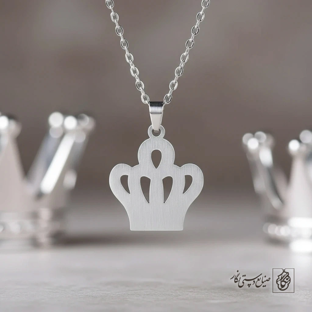 گردنبند طرح تاج فانتزی کد 9749
