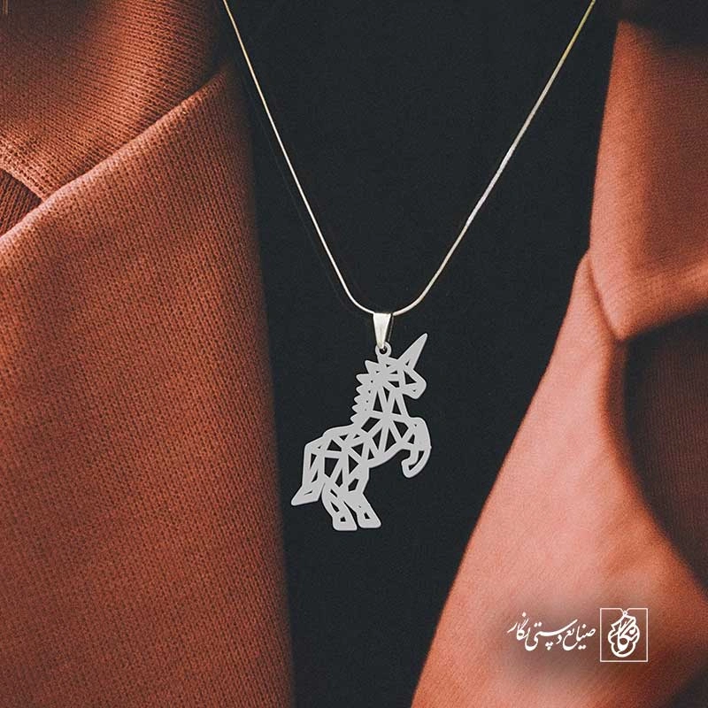 اسب شاخدار