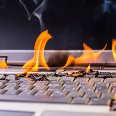فراخوان اچ پی برای لپ تاپ های جدید؛ احتمال آتش گرفتن باتری و سوختگی کاربران HP