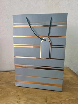 ساک دستی گلاسه طلاکوب سایز 36 در 24 در 10 مجموعه 12 عددی