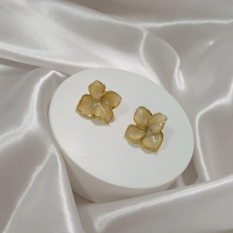 گوشواره میناکاری میخی گلبرگ