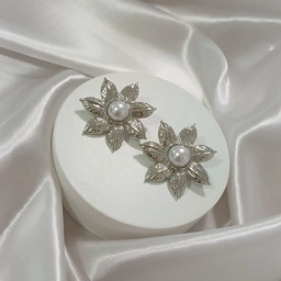 گوشواره گلبرگ مرواریدی