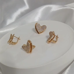 گوشواره قلبی نگین دار برجسته