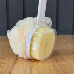 943