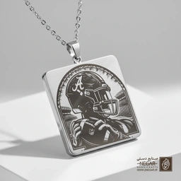 گردنبند طرح کلاه کاسکت ورزشی  (حکاکی لیزری فایبر، مدل قاب مربع) کد 500058
