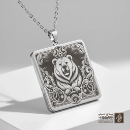 گردنبند طرح پرتره خرس و نقوش سنتی (حکاکی لیزری فایبر، مدل قاب مربع) کد 500246