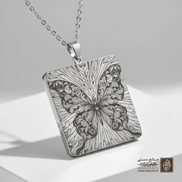 گردنبند طرح پروانه اسلیمی (حکاکی لیزری فایبر، مدل قاب مربع) کد 500446