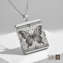 گردنبند طرح پروانه بال‌گشوده (حکاکی لیزری فایبر، مدل قاب مربع) کد 500449