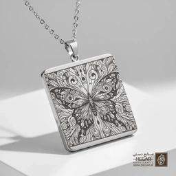 گردنبند طرح پروانه و نقش‌ونگار (حکاکی لیزری فایبر، مدل قاب مربع) کد 500454