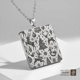 گردنبند طرح گوزن شمالی و پترن برفی (حکاکی لیزری فایبر، مدل قاب مربع) کد 500637
