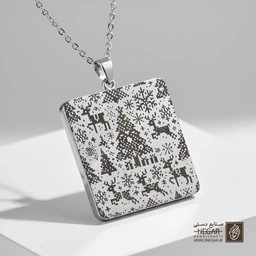 گردنبند طرح پترن برفی و گوزن شمالی (حکاکی لیزری فایبر، مدل قاب مربع) کد 500651