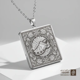 گردنبند طرح کراکس رئال در قاب (حکاکی لیزری فایبر، مدل قاب مربع) کد 500759