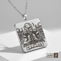 گردنبند طرح دالاس کاوبویز (Dallas Cowboys) (حکاکی لیزری فایبر، مدل قاب مربع) کد 500863