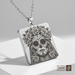گردنبند طرح ملکه اسکلت‌ها (حکاکی لیزری فایبر، مدل قاب مربع) کد 500879