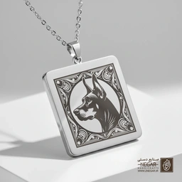 گردنبند طرح چهره سگ دوبرمان نجیب (حکاکی لیزری فایبر، مدل قاب مربع) کد 500979