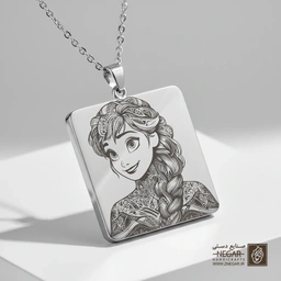 گردنبند طرح آنا با شنل زمستانی (حکاکی لیزری فایبر، مدل قاب مربع) کد 501349